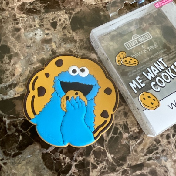 💄Wet n Wild Cookie Monster Hand Mirror - Picture 2 of 4